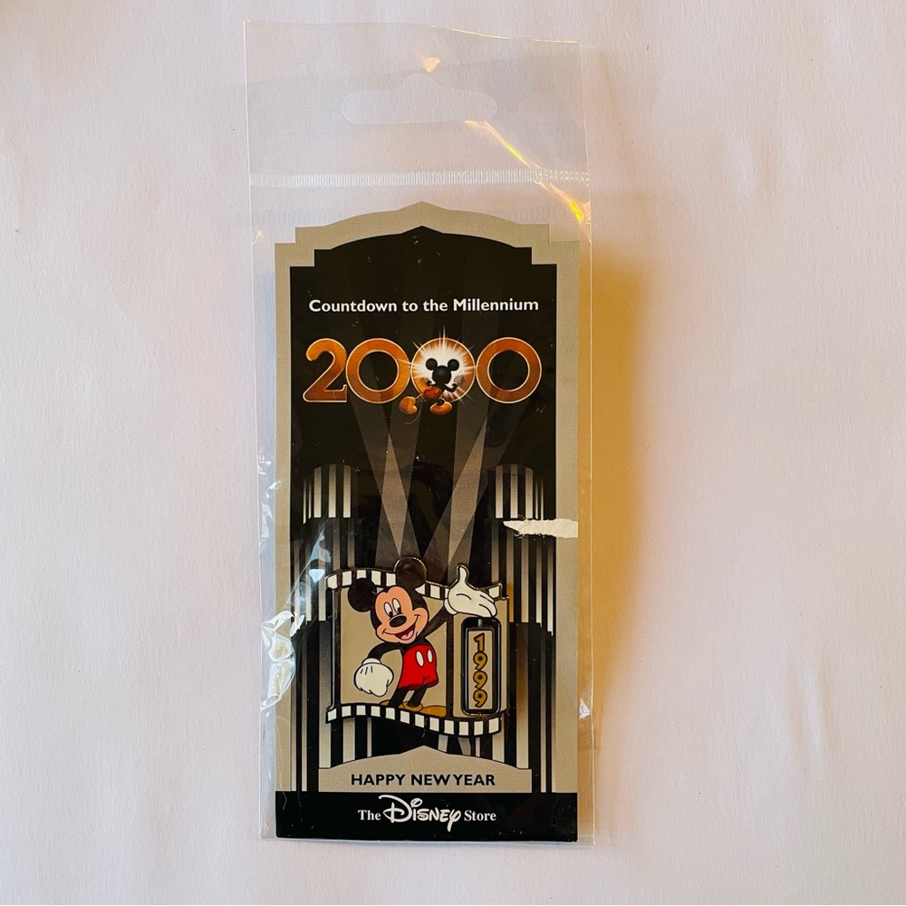 Disney Countdown to the Millennium Happy New Year 1999 Mickey Pin